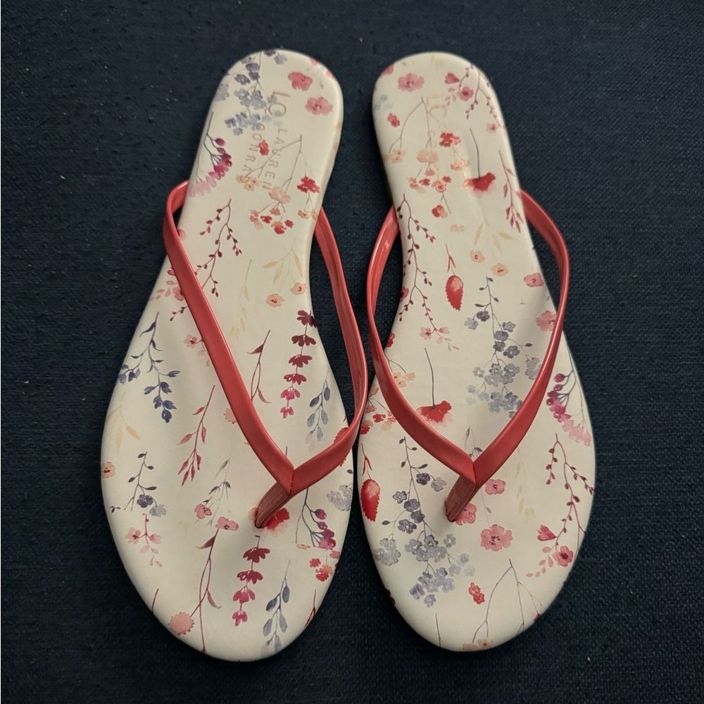 Laura Conrad all-over flip flops sandals